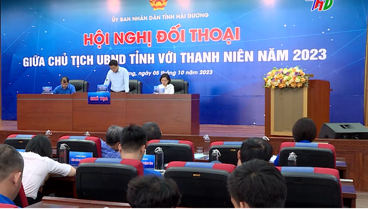 VIDEO: Chủ tịch UBND tỉnh đối thoại với đoàn viên thanh niên